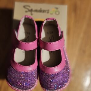 Squeakers brand toddler squeaky shoes in size 8